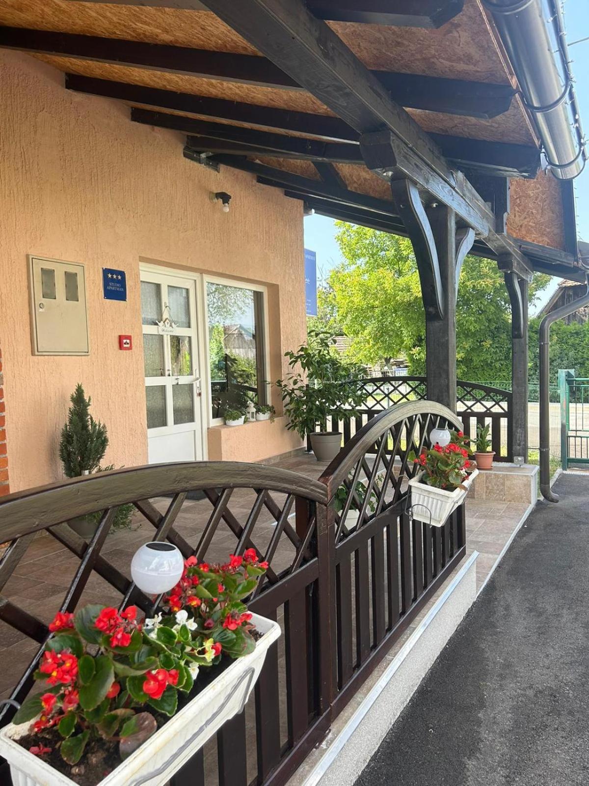 Guest House Studio Apartman Marina - With Jacuzzi, Free Parking, Pet Friendly Karlovac Exterior photo