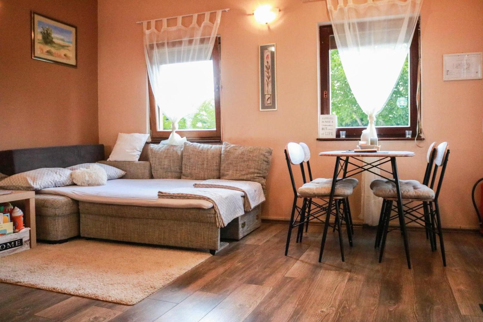 Guest House Studio Apartman Marina - With Jacuzzi, Free Parking, Pet Friendly Karlovac Exterior photo